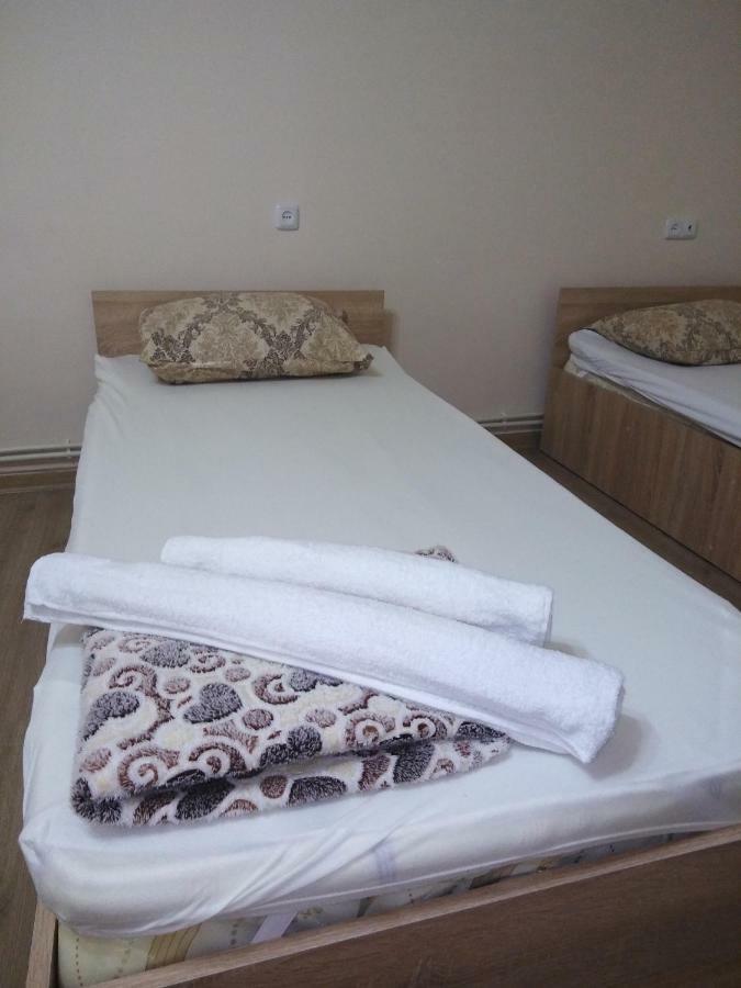 Rest Guest House เยเรวาน ภายนอก รูปภาพ