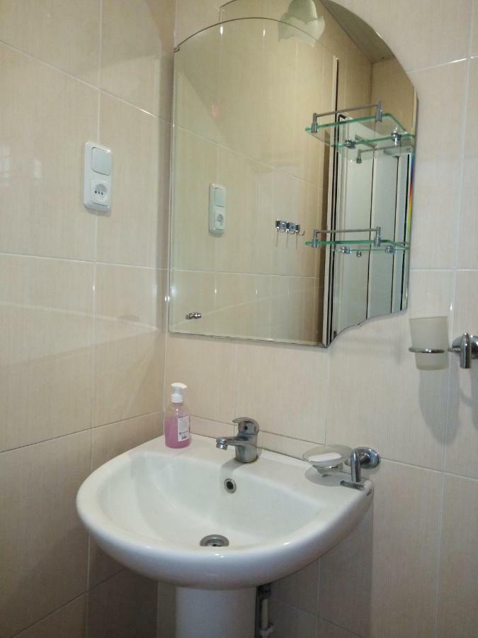Rest Guest House เยเรวาน ภายนอก รูปภาพ