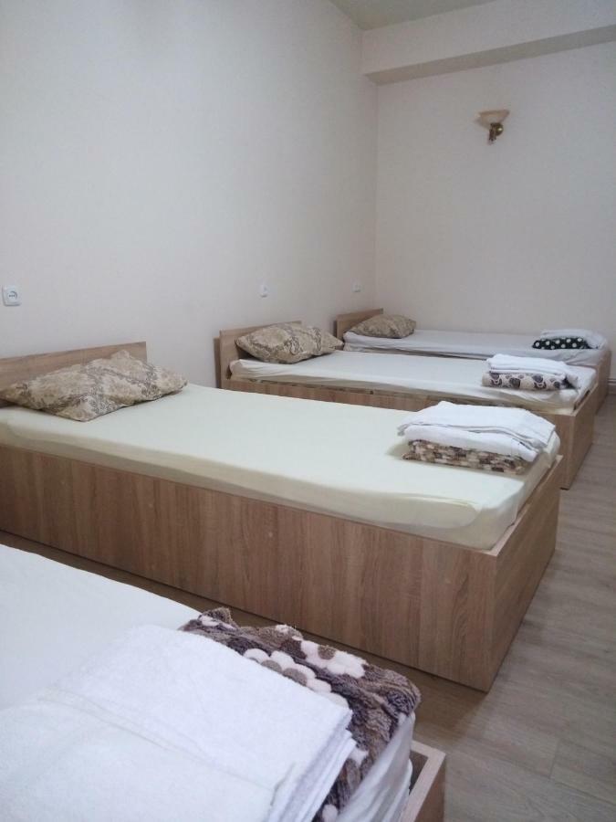 Rest Guest House เยเรวาน ภายนอก รูปภาพ