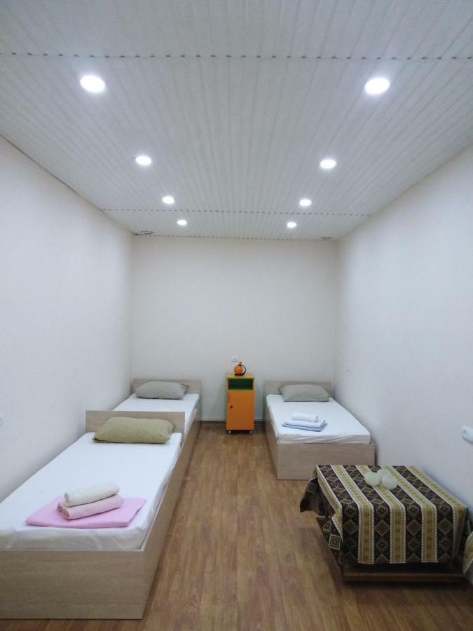 Rest Guest House เยเรวาน ภายนอก รูปภาพ