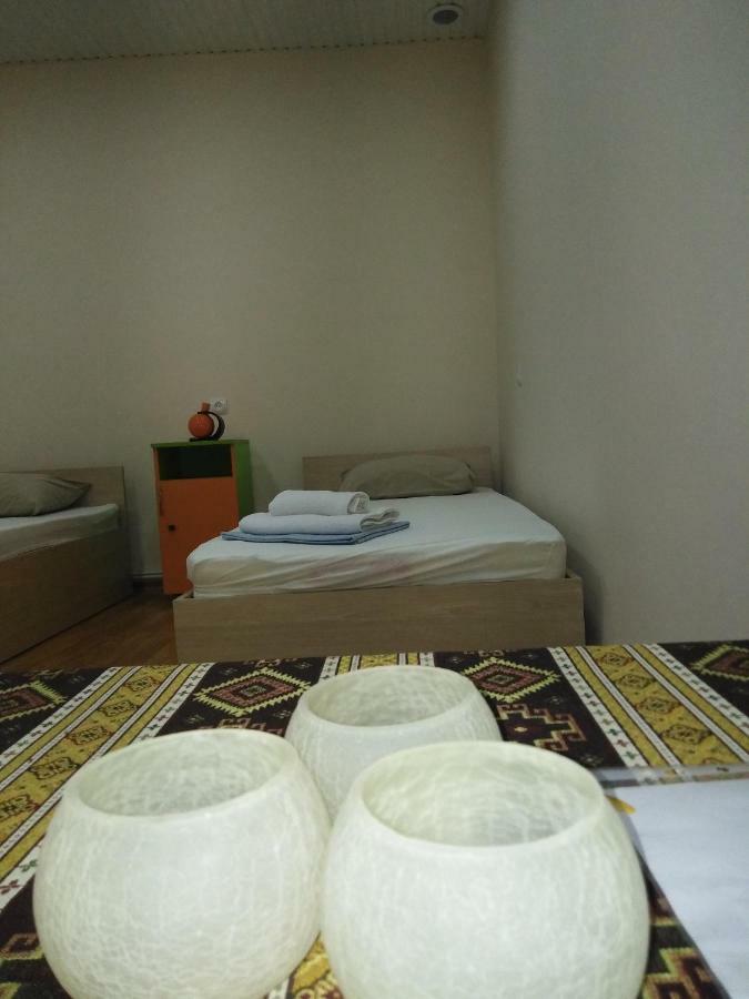 Rest Guest House เยเรวาน ภายนอก รูปภาพ